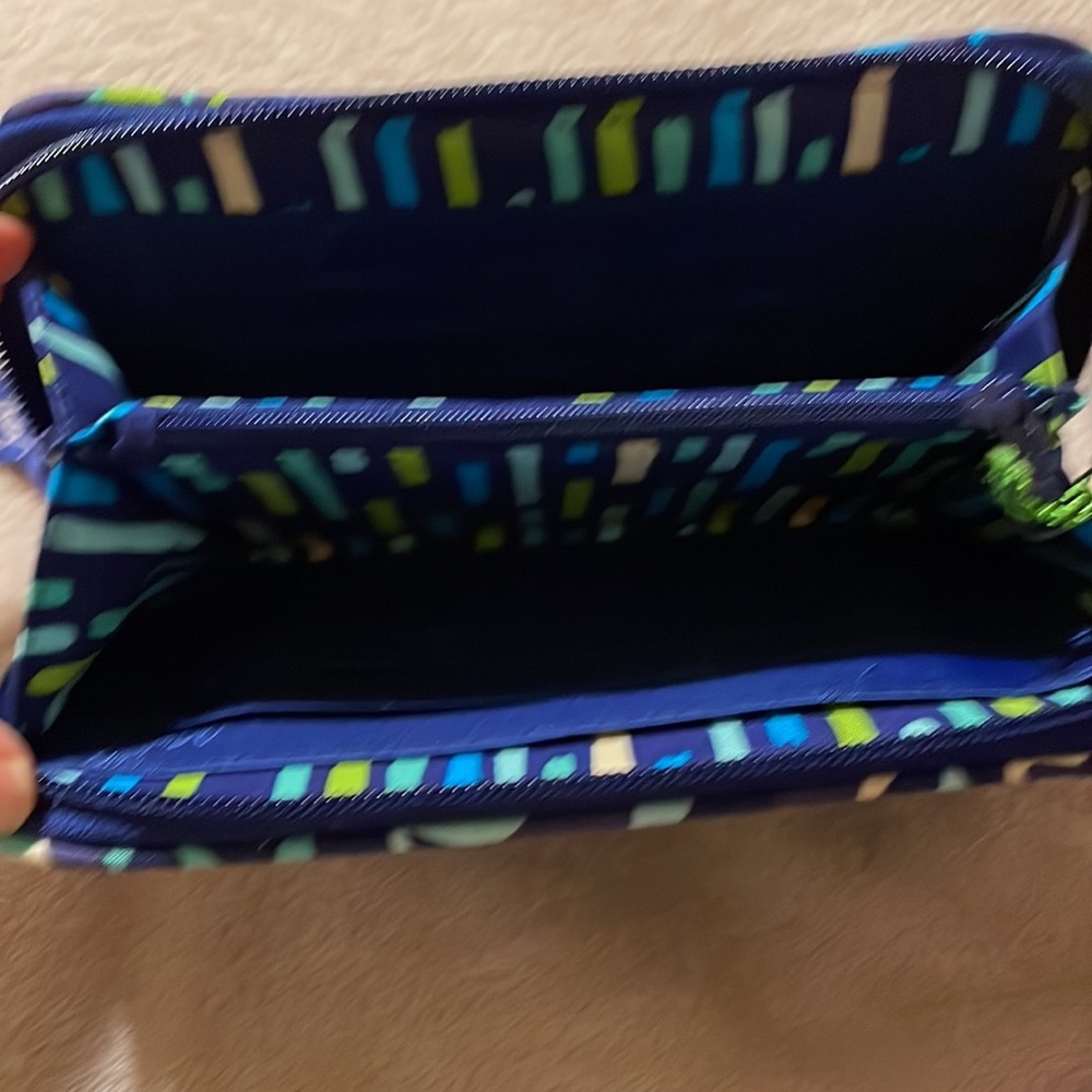 Vera Bradley Accordion Wallet. - Picture 3 of 7